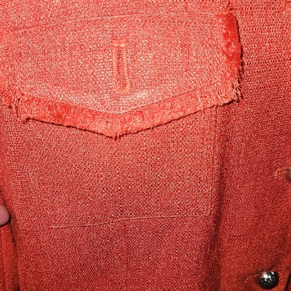 Elegant Red Button-Up Blazer - Picture 4 of 8